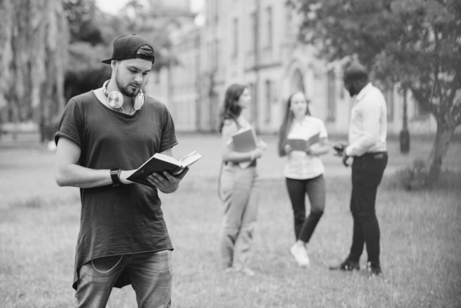 Visualisation de données financières et graphiques d'analyse statistique